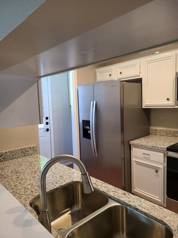 Foto del edificio - 25110 Firewood Ln