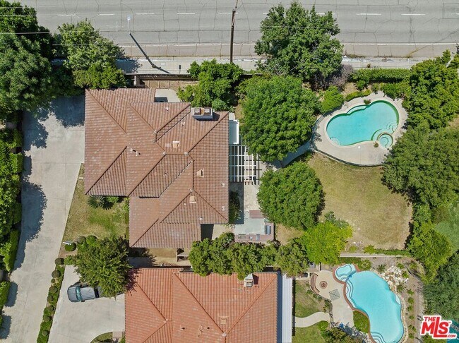 Building Photo - 23520 Elkwood St