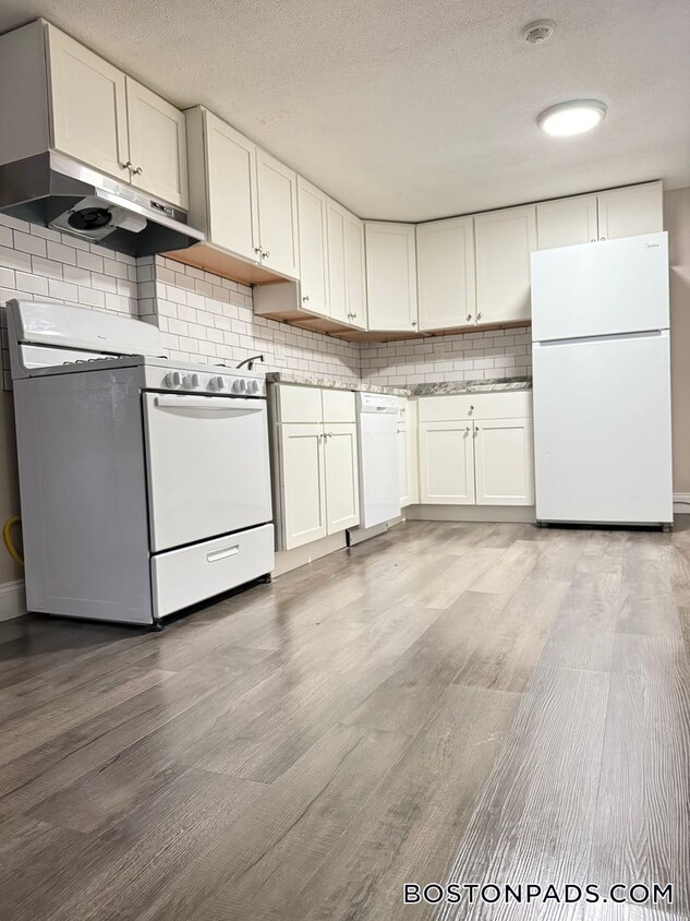 Foto principal - 887 Varnum Ave