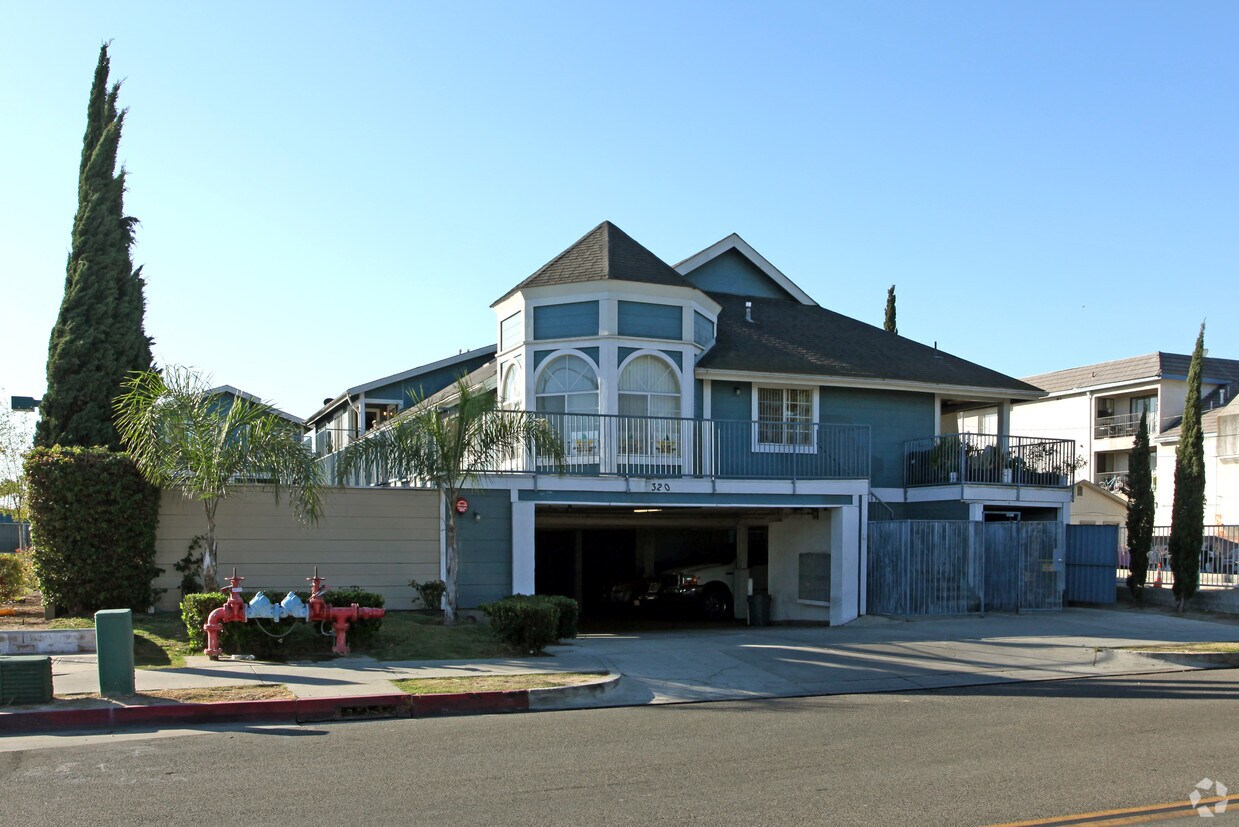 Primary Photo - Vermont Apartments