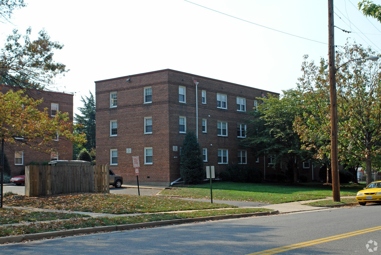 Primary Photo - Fayette Court Condominium