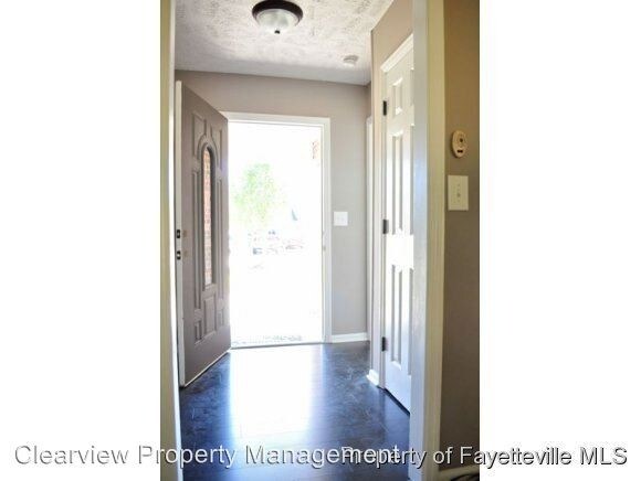 Foto del edificio - 1021 Locks Creek Rd