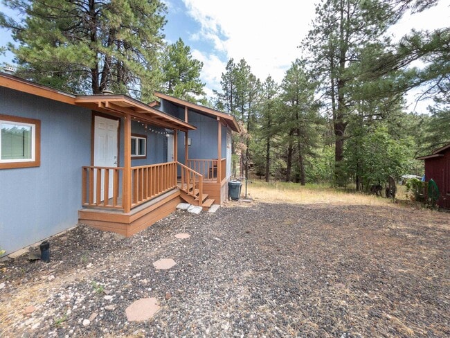 Building Photo - 3104 Mesa Trail
