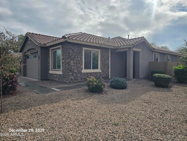 Foto del edificio - 44939 W Norris Rd