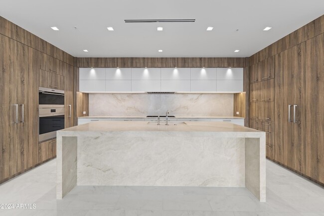 Foto del edificio - 6587 N Palmeraie Blvd