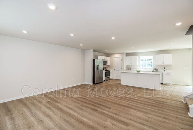 Building Photo - 2210 Bassinger Ct