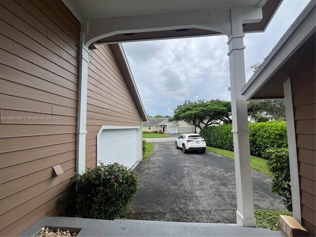 Foto del edificio - 14811 SW 139th Ct