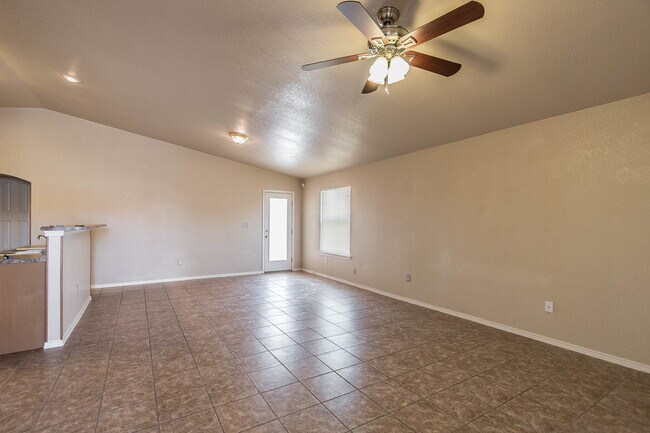 Foto del edificio - 3 bedroom 2 bath home in Northeast El Paso (nearby Fort Bliss)