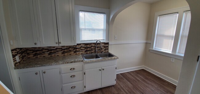 Kitchen - 1446 E Clark St
