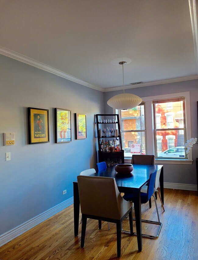 Building Photo - 2021 N Leavitt St