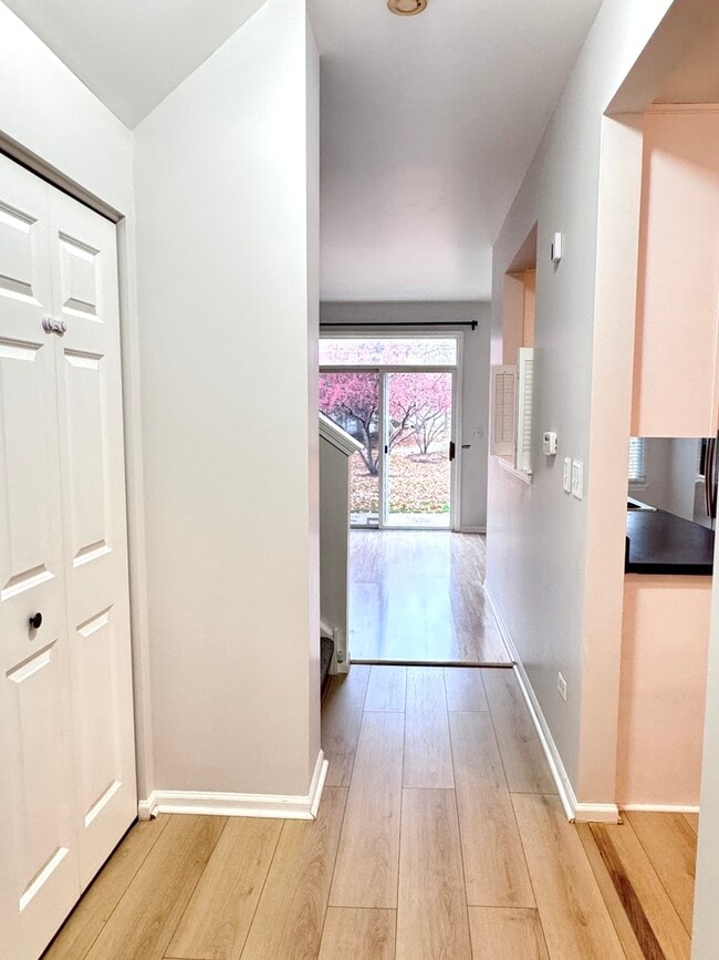 Foto del edificio - 2350 Sheehan Dr