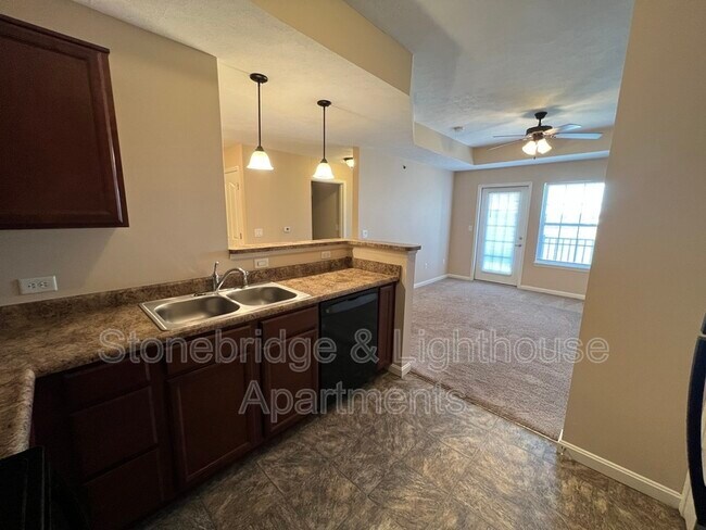 Building Photo - 1101 Stonebench Cir