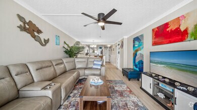 Building Photo - 7205 Thomas Dr
