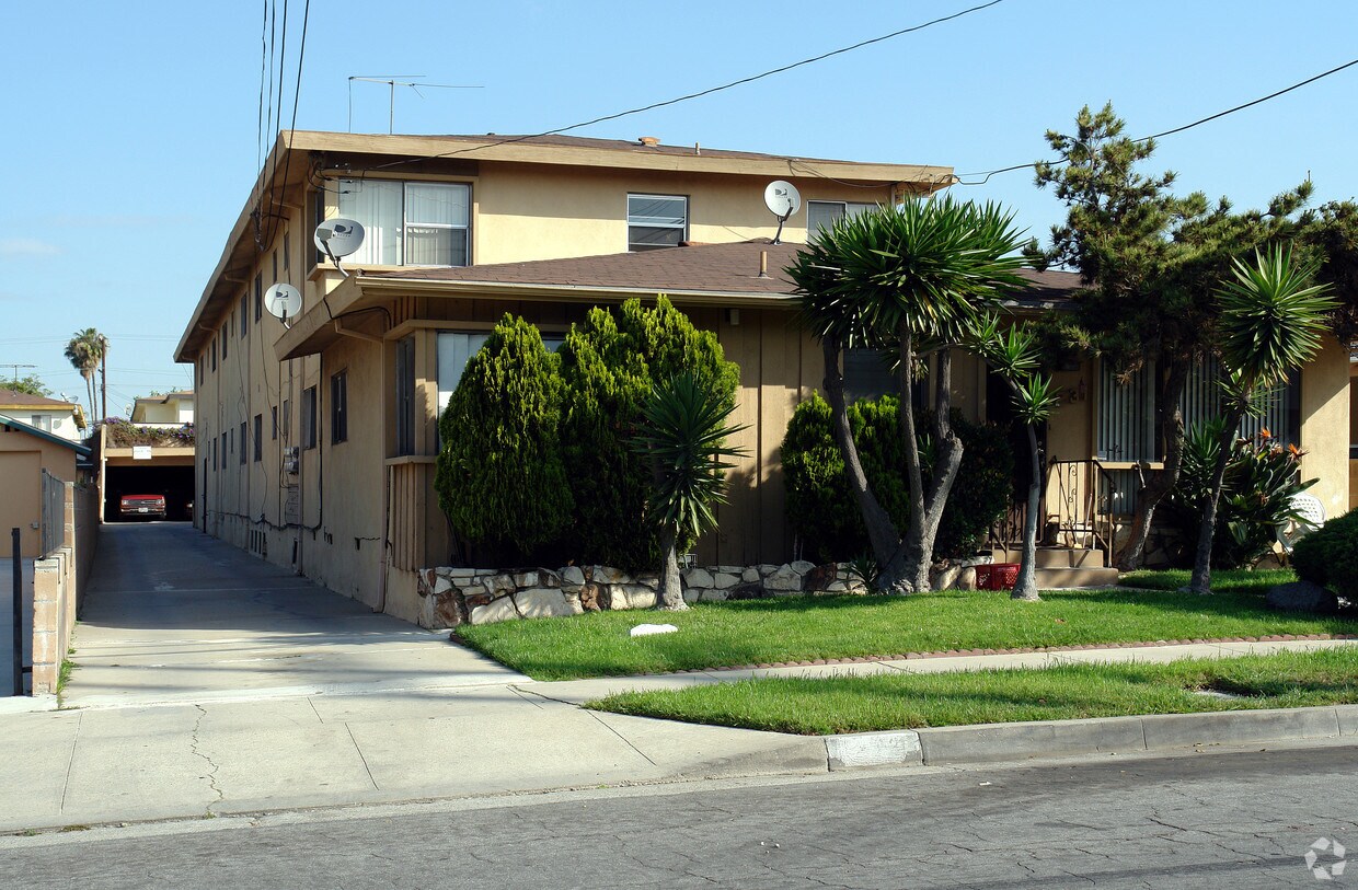 Building Photo - 231 E Hazel