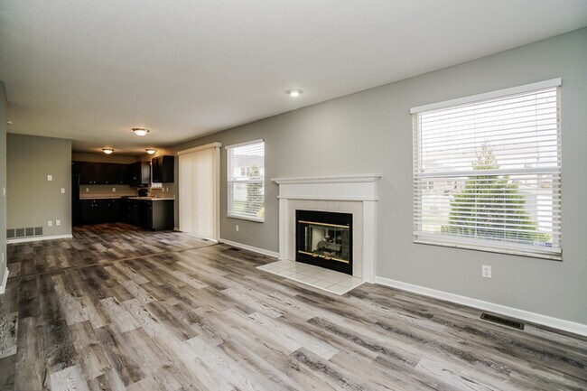 Building Photo - 5994 Heritage Farms Ct