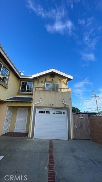 Foto principal - 1071 W 112th St