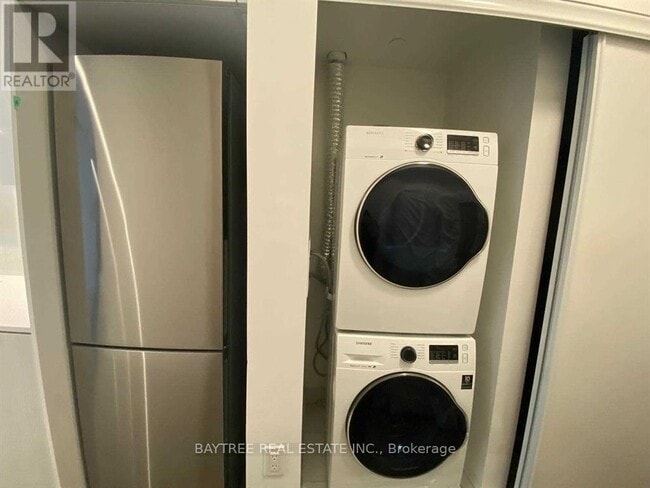 Building Photo - 195 Redpath Ave