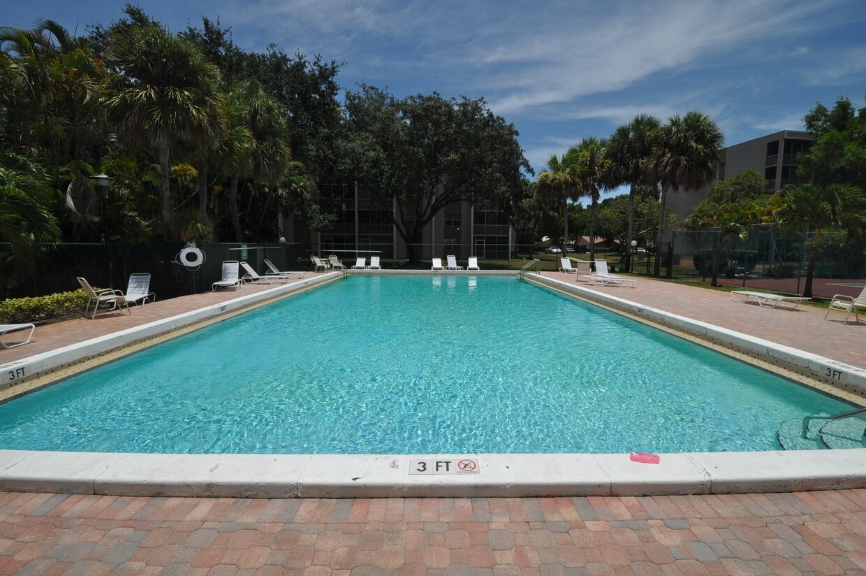 Primary Photo - Your New Home is Calling – With 1 Month FR...