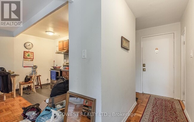 Building Photo - 205 Keele St