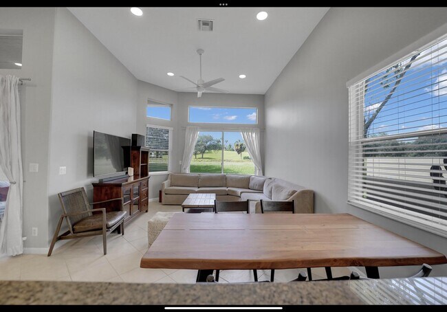 Foto del edificio - 7922 Monarch Ct