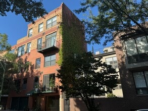 Building Photo - 1740 N Marshfield Ave