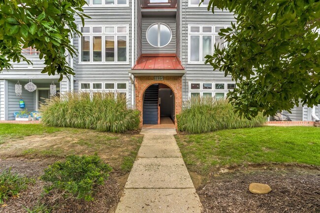 Foto del edificio - Coming soon! Ground level condo in Lake Heron