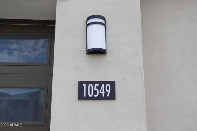 Foto del edificio - 10549 W Albert Ln