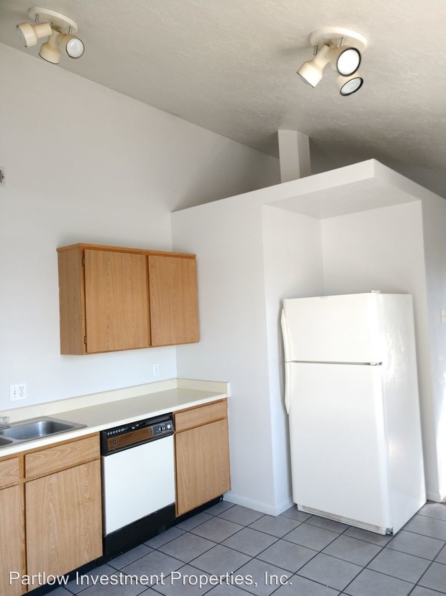 Building Photo - 3200 W 900 S