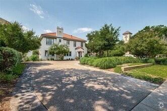Building Photo - 4031 University Blvd