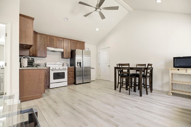 Foto del edificio - 1444 Bruce Ave