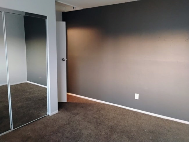 Foto del edificio - 1112 N Poplar St