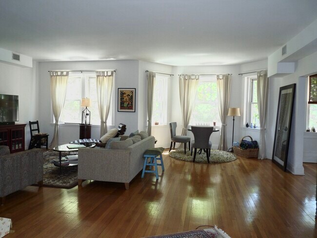 Foto del edificio - 18 Dean Rd