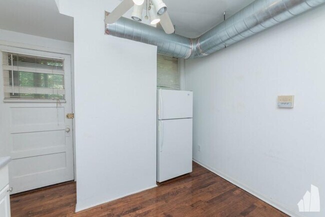 Building Photo - 1 bedroom in Chicago IL 60640