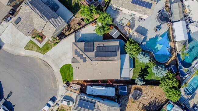 Foto del edificio - 3083 N Stanley Ave