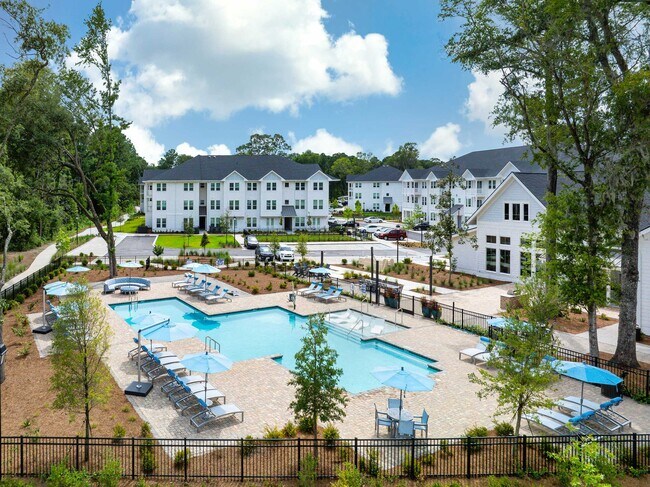 Building Photo - Stono Oaks