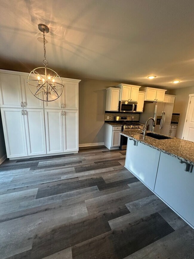 Foto del edificio - 3 Weeks Rent FREE! Modern 3 Bed 2.5 Bath T...