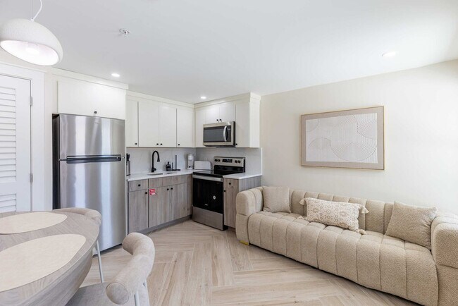 Foto del edificio - 10996 Front Beach Rd
