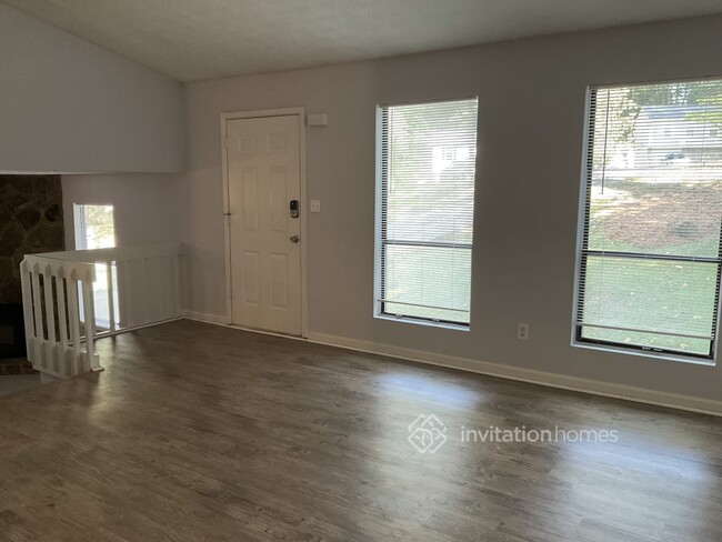 Building Photo - 3168 Meadow Wood Ct NW