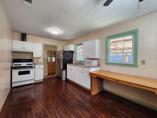 Building Photo - 2480 Spring Garden Dr SW