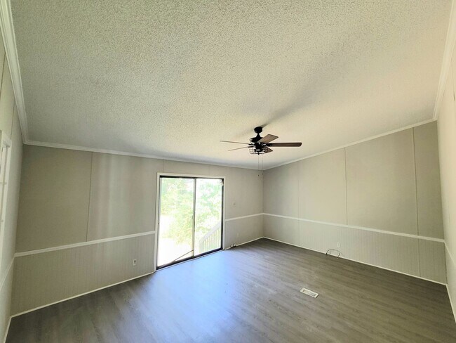 Foto del edificio - Stunning 3-bedroom, 2-bathroom home located in Charlotte, NC