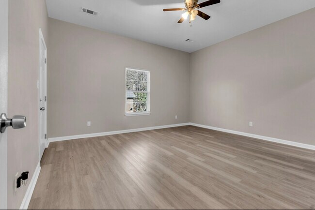 Building Photo - 857 Pope St