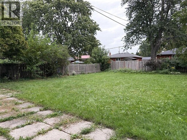 Photo du bâtiment - 175 W 27th St