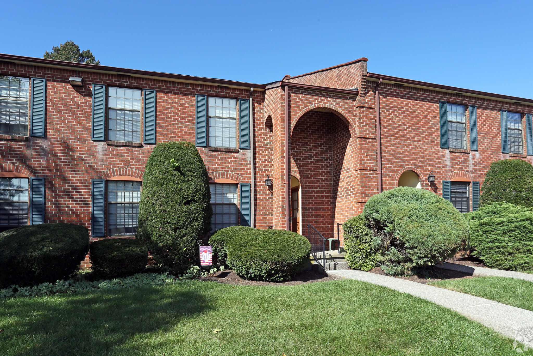 Bridle Path Apartments photo 6