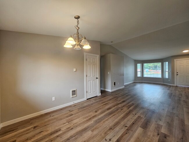 Foto del edificio - 8505 44th Dr NE