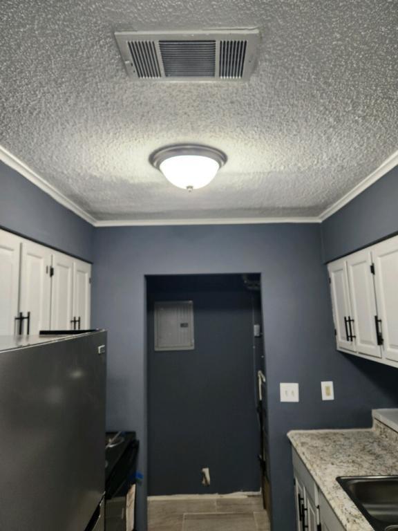 Building Photo - 520 Briar Manor