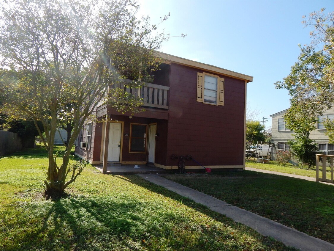 1135 5th Ave N, Texas City, TX 77590 House Rental in Texas City, TX