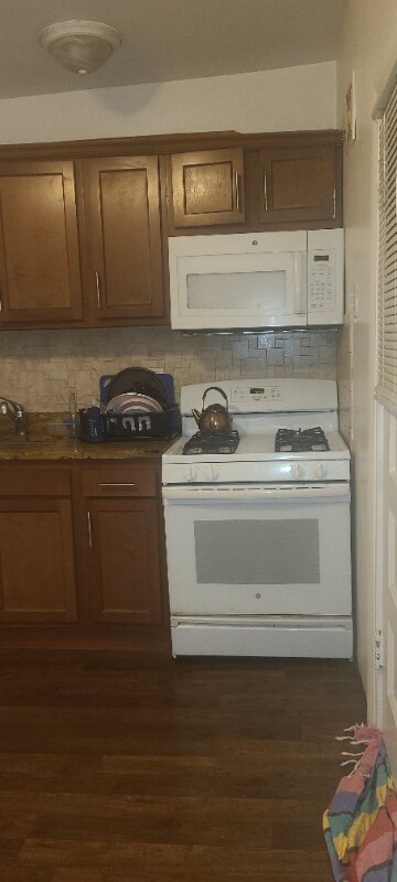 Foto del edificio - 4839 W Addison St