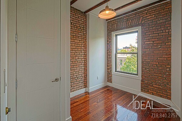 Building Photo - 756 Greene Ave