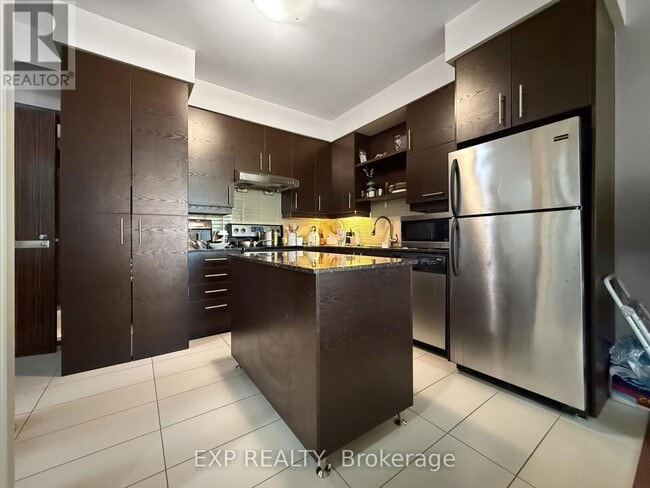 Building Photo - 325 South Park Rd