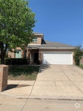 Building Photo - 10905 Braemoor Dr